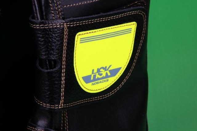 写真：アスファルト舗装工事専用安全靴　HSK　マジック02